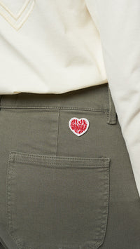 PANTALÓN CARGO MUJER HEART CAQUI