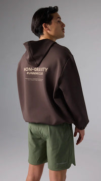 SUDADERA CON CAPUCHA NON-GRAVITY SOLID BROWN